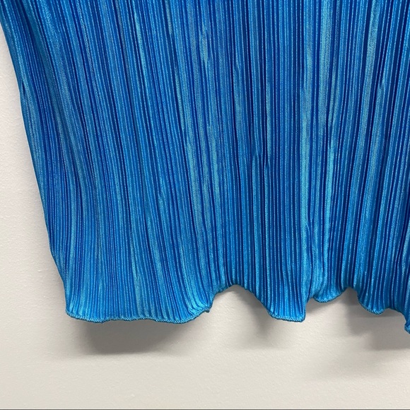 VINTAGE SHORT SLEEVE / TOP / SLINKY MATERIAL - Picture 4 of 5